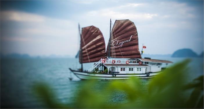 Du thuyền Bhaya Legend Hạ Long